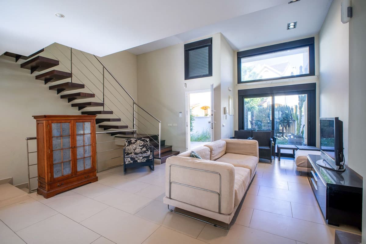 Townhouse in Estepona — photo 6 of 10