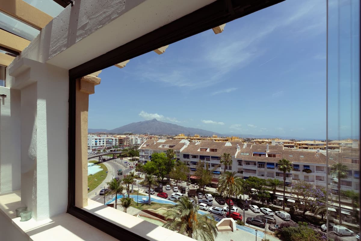 Penthouse Duplex in San Pedro de Alcántara — photo 6 of 10