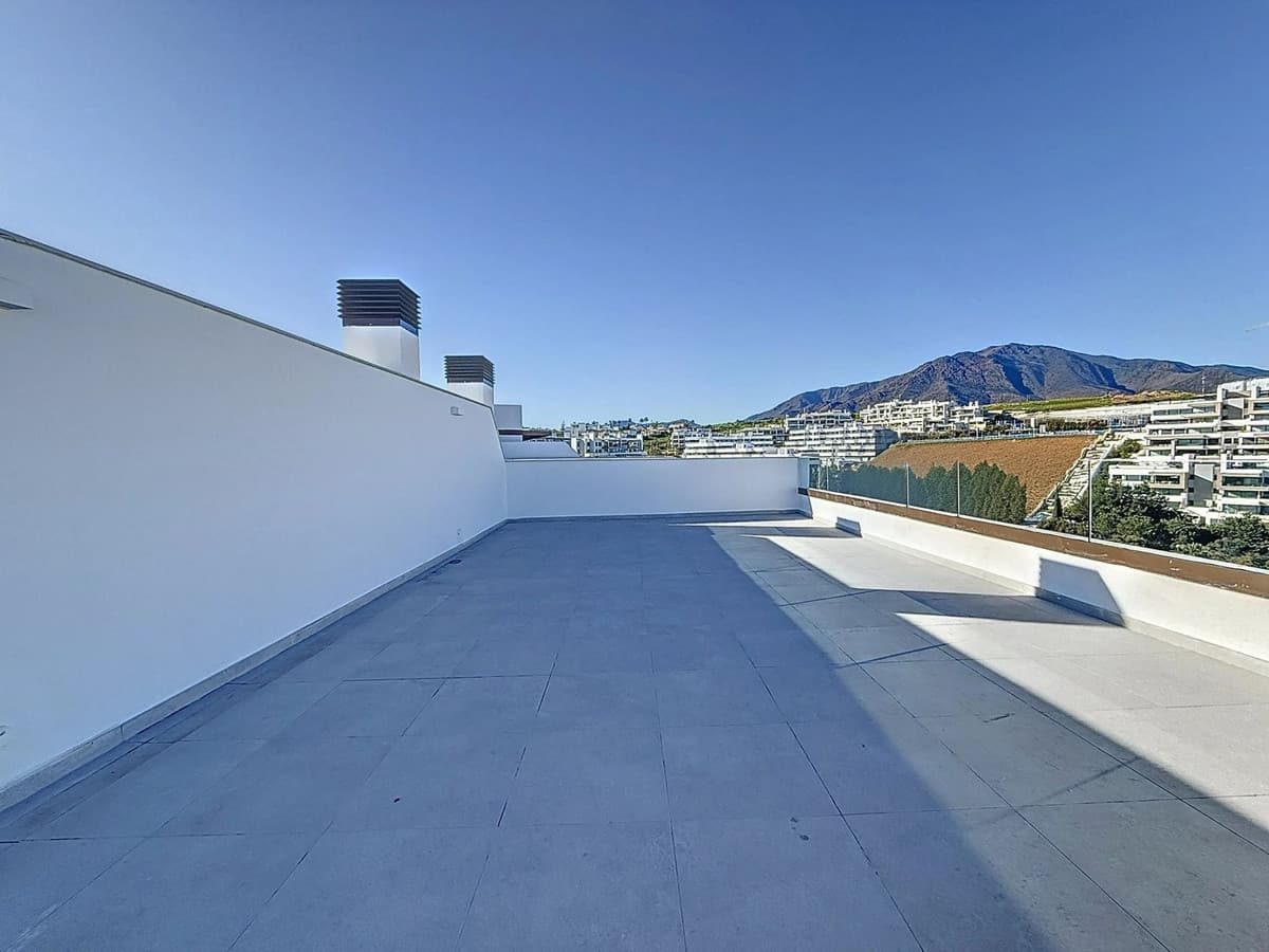 Top Floor Apartment in Estepona — photo 9 of 10