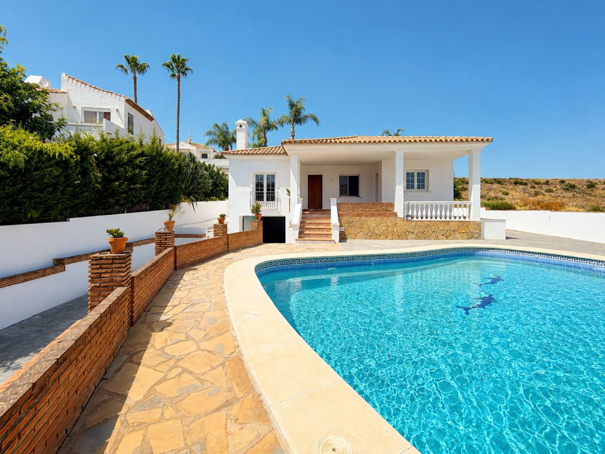 Detached Villa in Estepona — photo 2 of 10