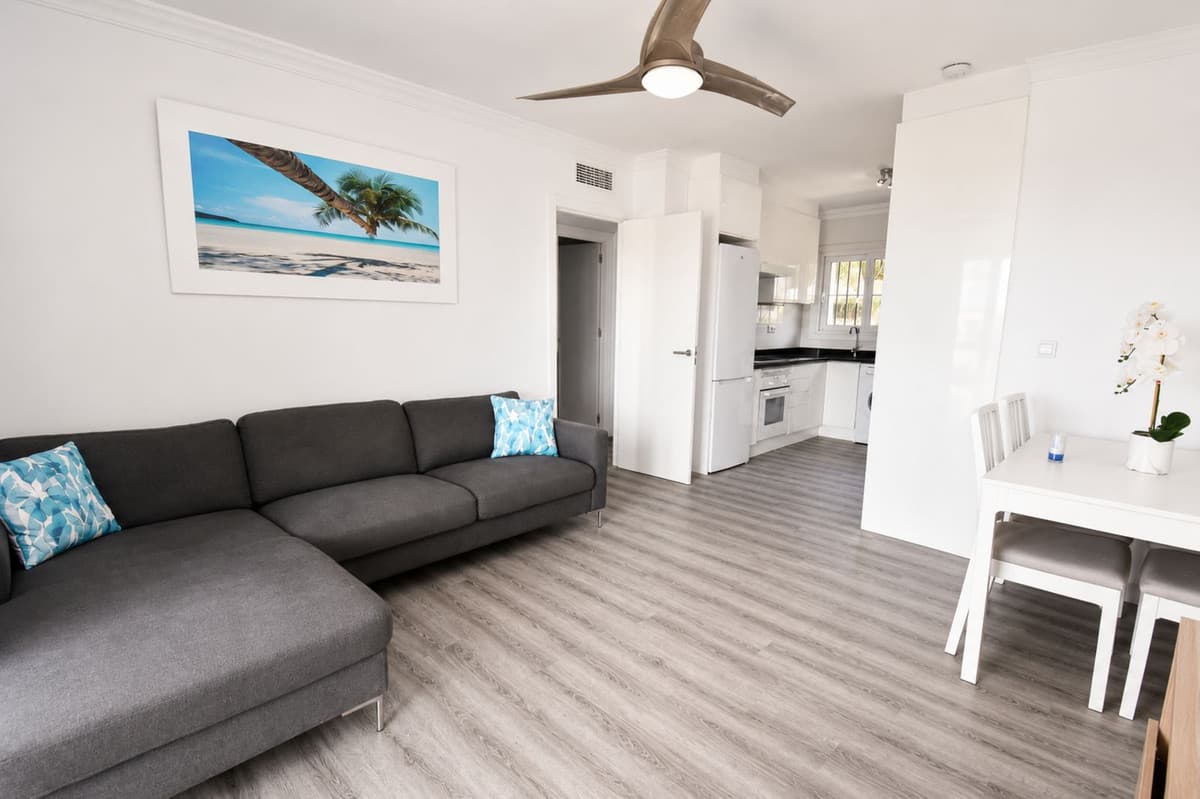 Middle Floor Apartment in El Chaparral — photo 5 of 10