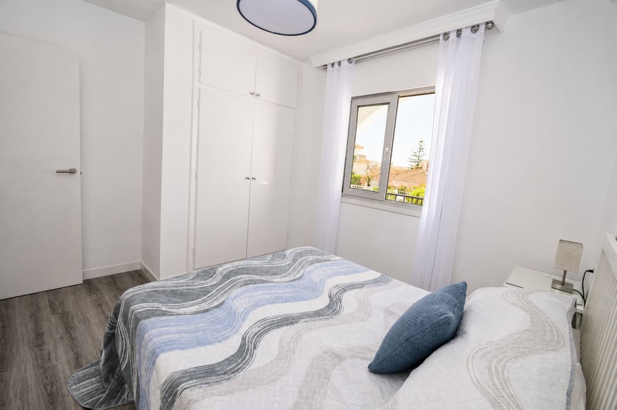 Middle Floor Apartment in El Chaparral — photo 10 of 10