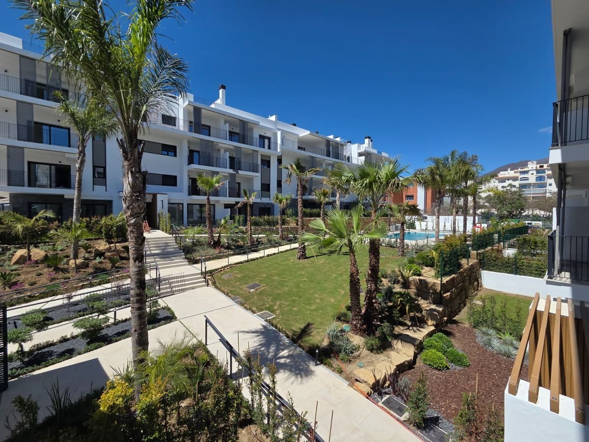 Middle Floor Apartment in Estepona — photo 7 of 10