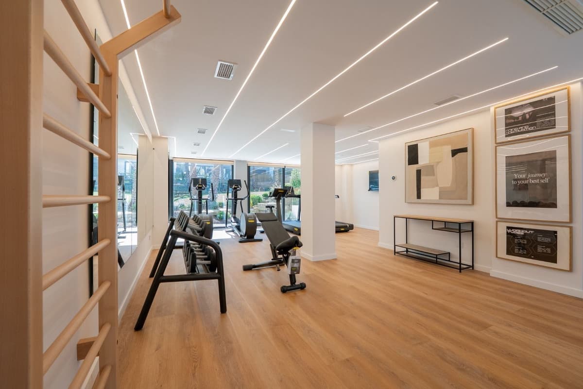 Middle Floor Apartment in Estepona — photo 8 of 10