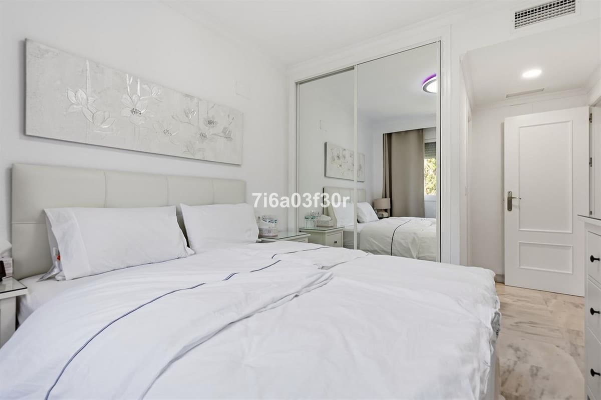 Middle Floor Apartment in Puerto Banús — photo 7 of 10