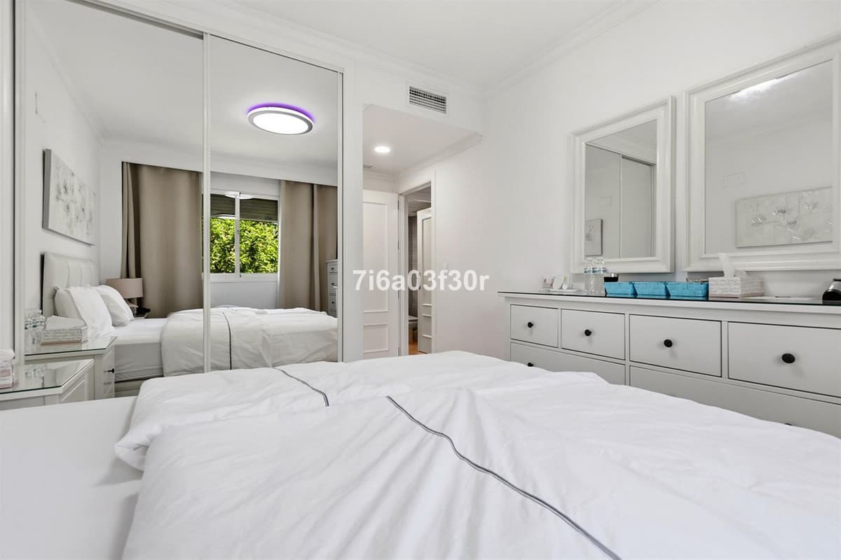 Middle Floor Apartment in Puerto Banús — photo 8 of 10