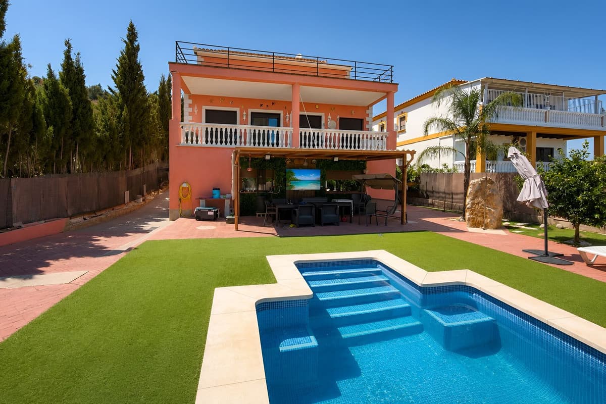 Detached Villa in Churriana — photo 1 of 10