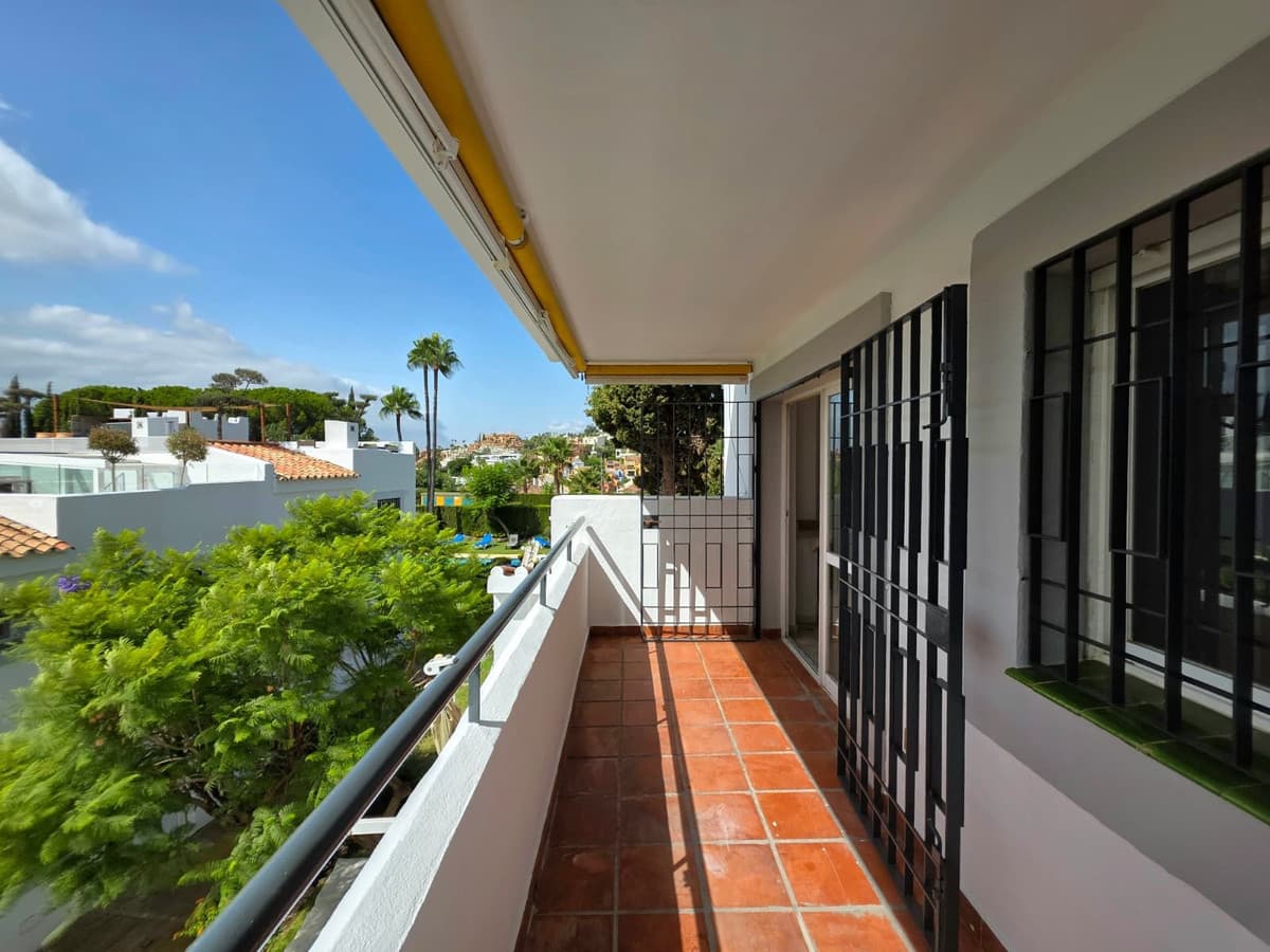 Penthouse in Aloha — photo 3 of 10