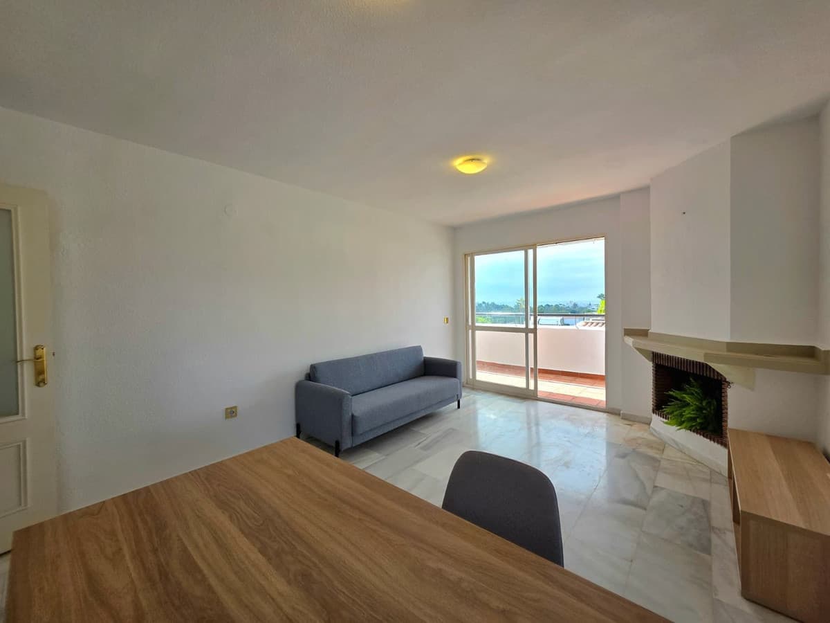 Penthouse in Aloha — photo 4 of 10