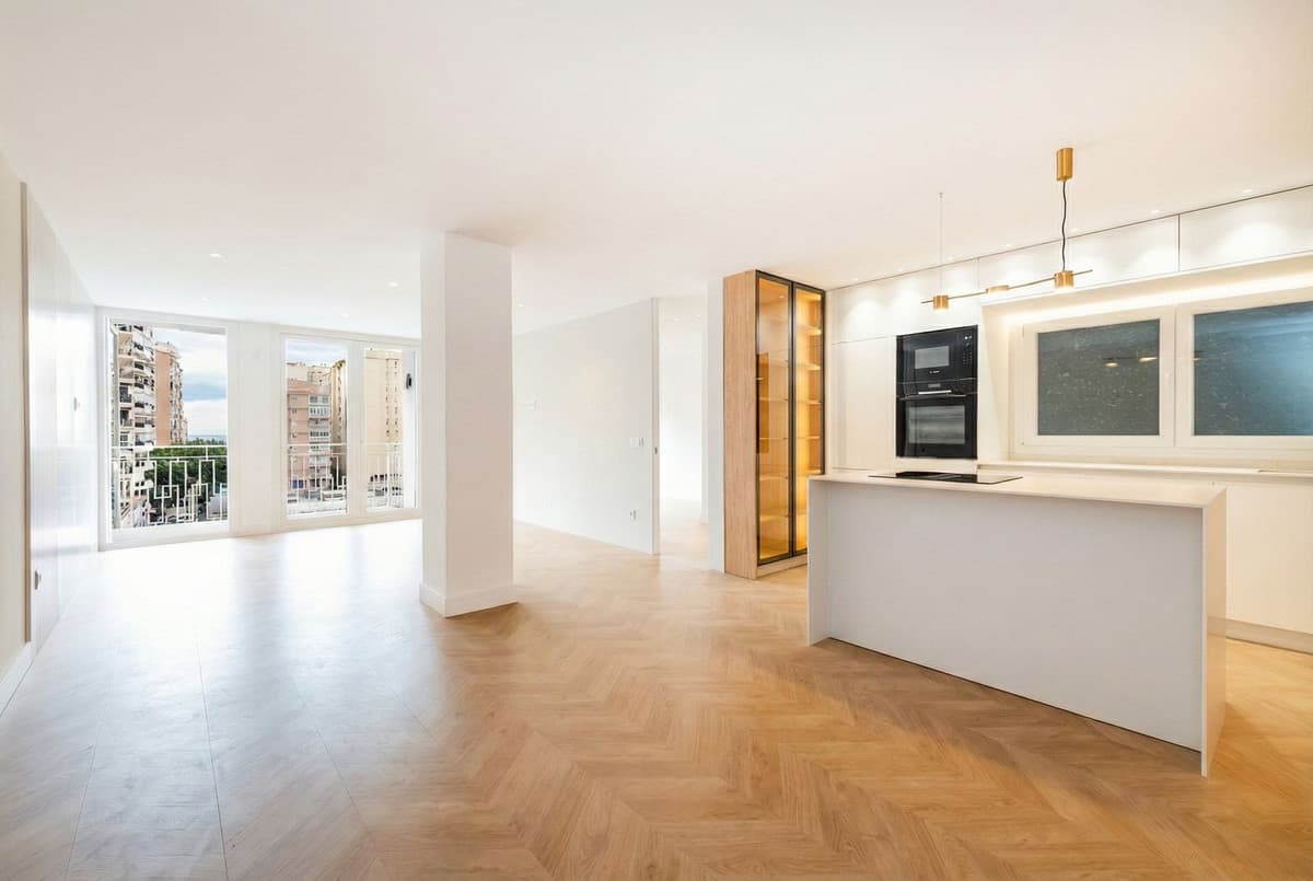 Middle Floor Apartment in Malagueta — photo 1 of 10