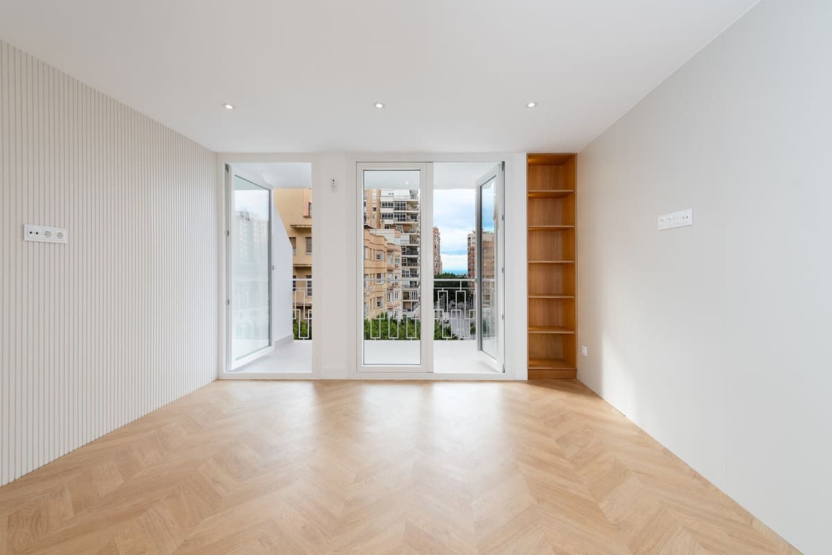 Middle Floor Apartment in Malagueta — photo 3 of 10