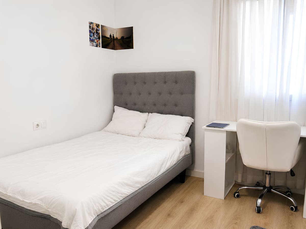 Middle Floor Apartment in La Campana — photo 10 of 10