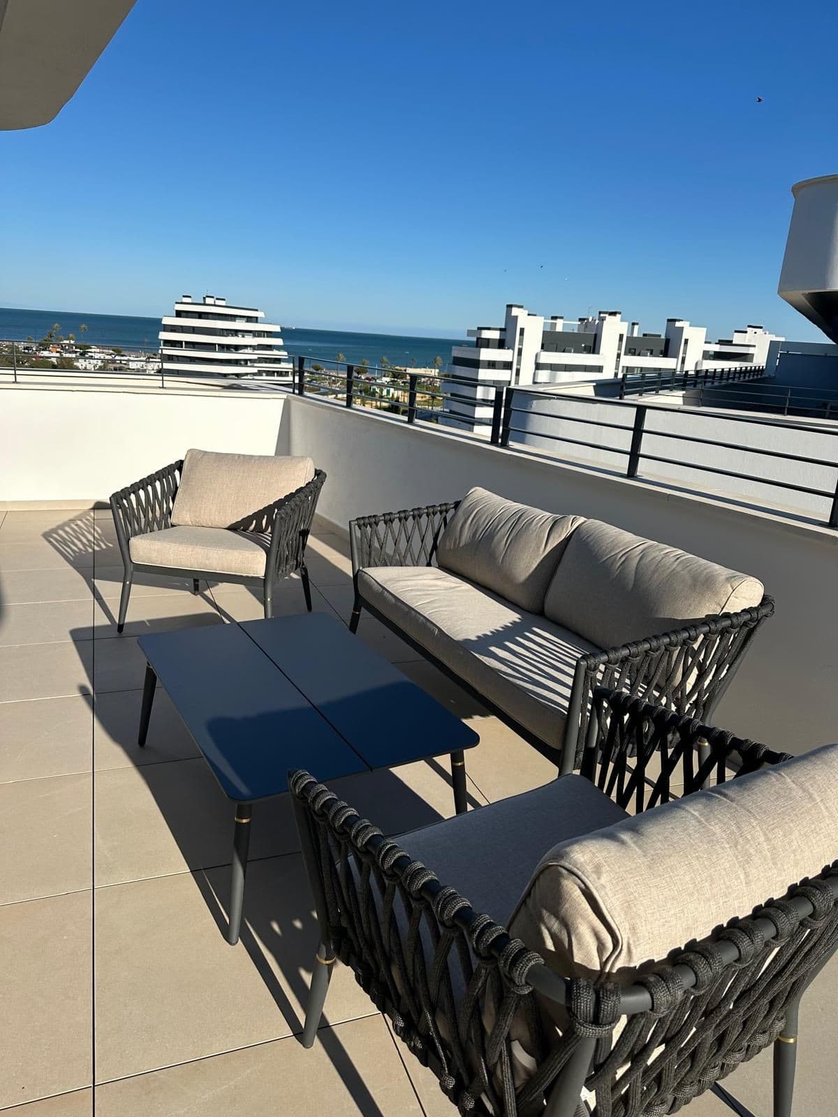Penthouse in Torremolinos — photo 1 of 10