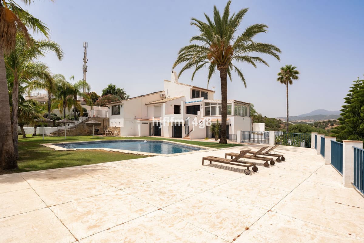 Detached Villa in Estepona — photo 6 of 10
