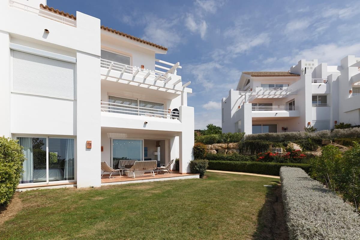 Ground Floor Apartment in Casares — photo 4 of 10