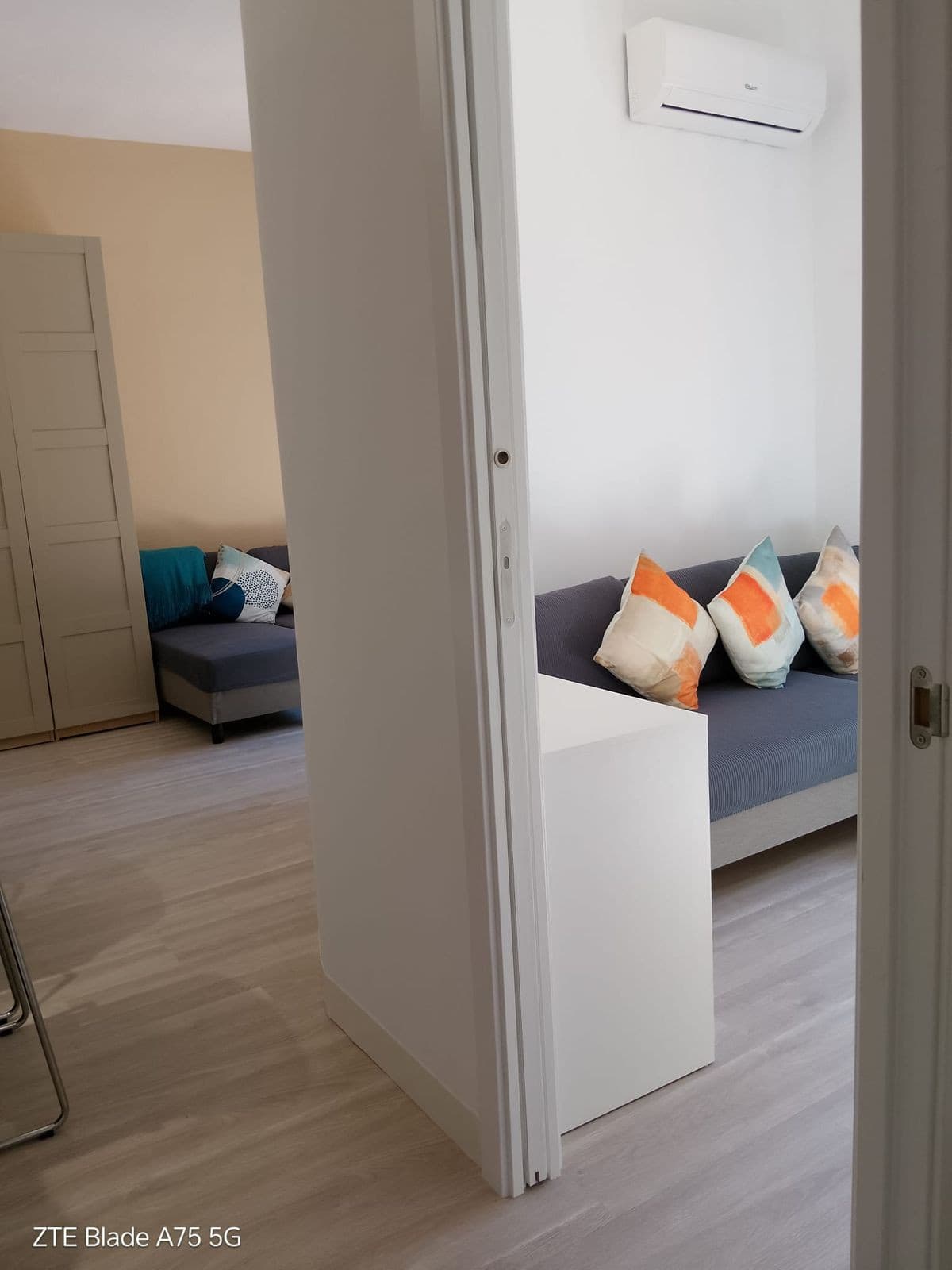 Middle Floor Apartment in Calahonda — photo 2 of 10