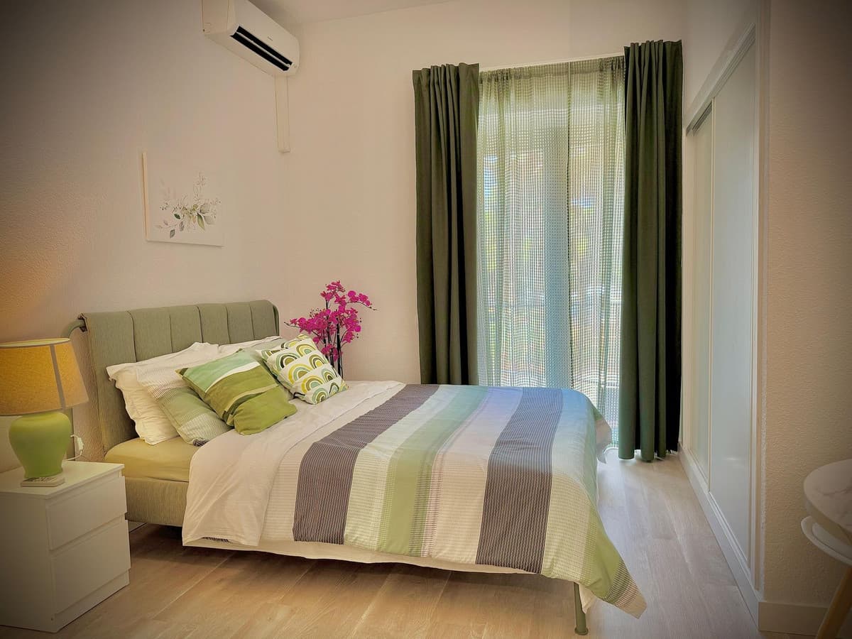Middle Floor Apartment in Calahonda — photo 3 of 10