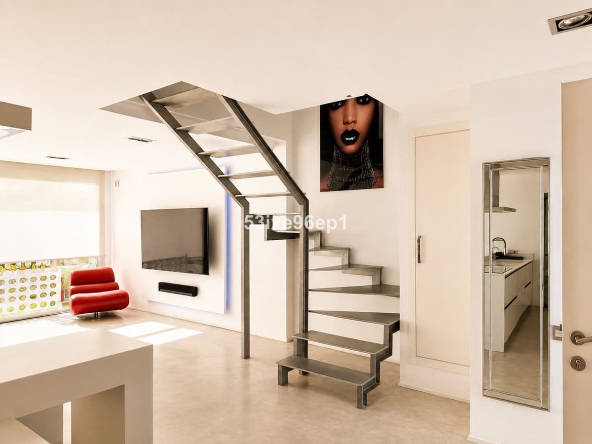 Semi-Detached House in Nueva Andalucía — photo 7 of 10