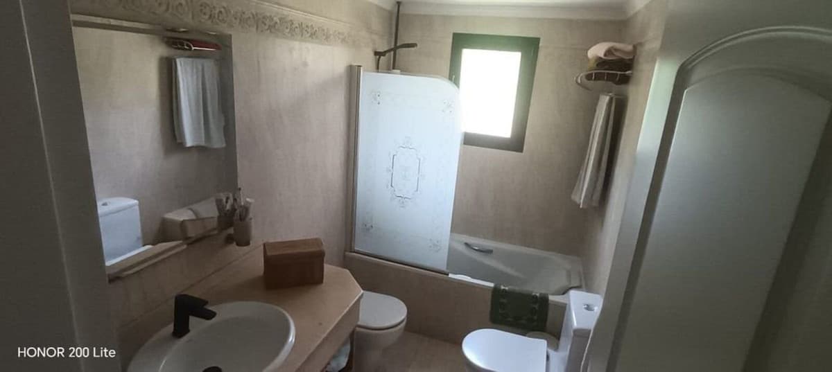 Middle Floor Apartment in Elviria — photo 10 of 10