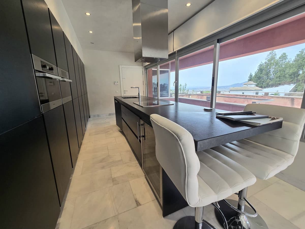 Detached Villa in Málaga — photo 6 of 10