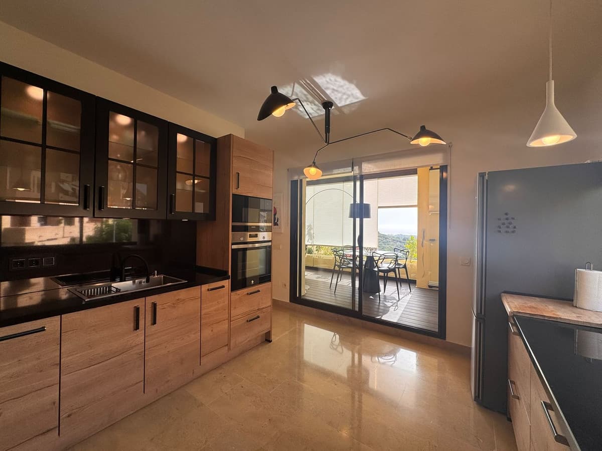Middle Floor Apartment in Manilva — photo 7 of 10