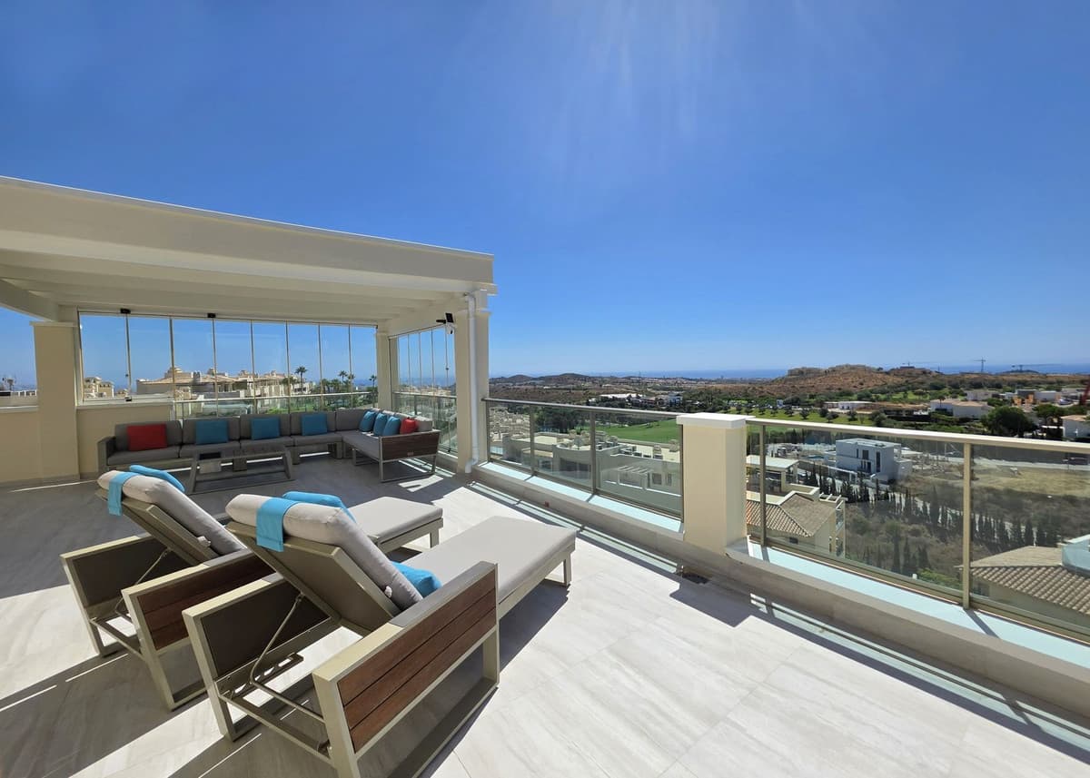 Penthouse in Cerros del Aguila — photo 1 of 10