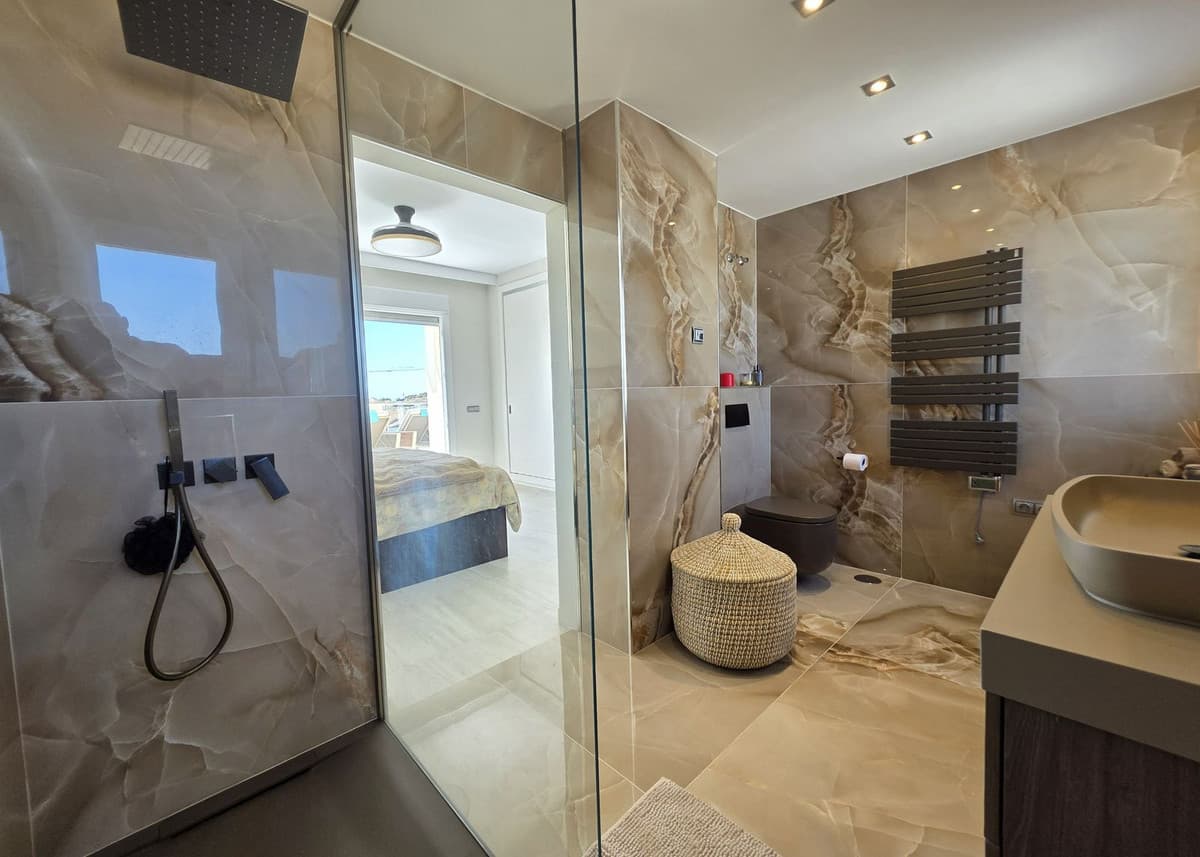 Penthouse in Cerros del Aguila — photo 8 of 10