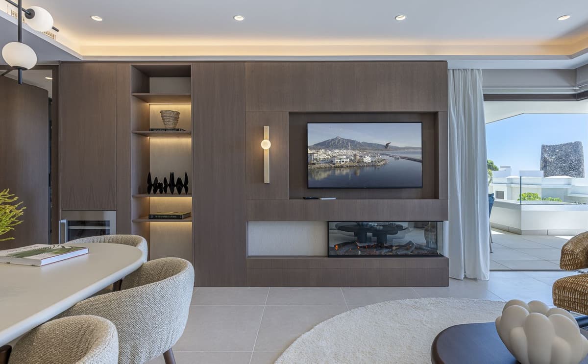 Middle Floor Apartment in New Golden Mile — photo 6 of 10