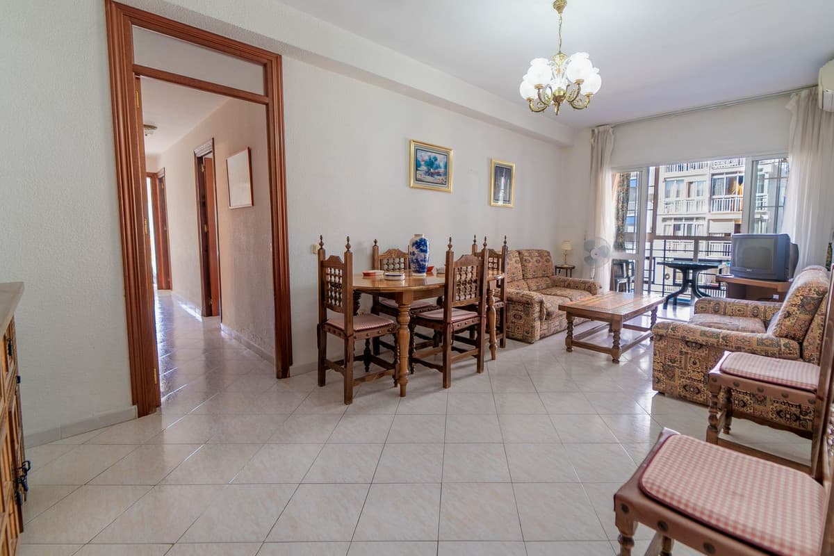 Middle Floor Apartment in Fuengirola — photo 2 of 10