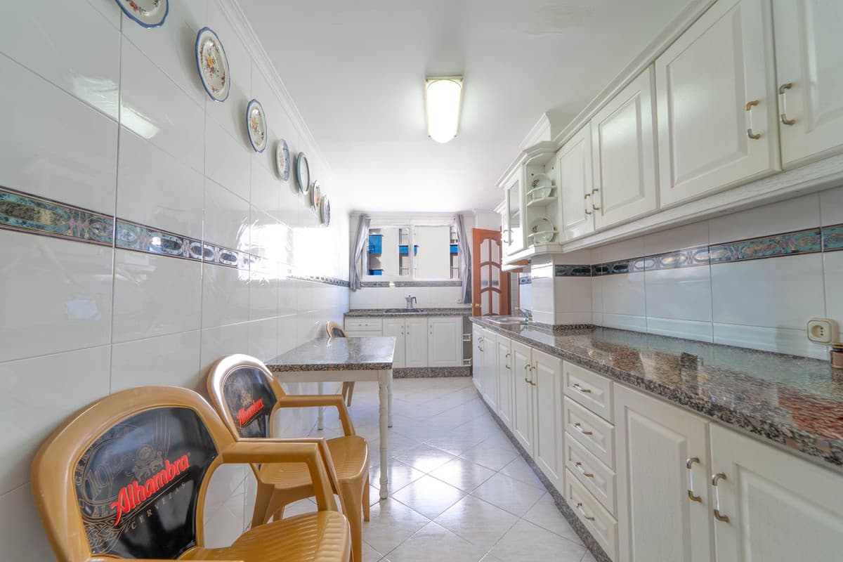 Middle Floor Apartment in Fuengirola — photo 5 of 10