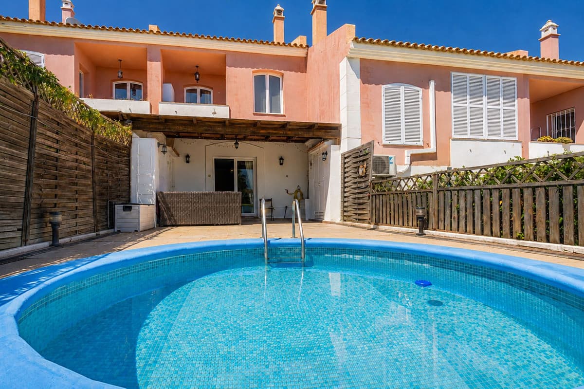 Townhouse in La Alcaidesa — photo 2 of 10