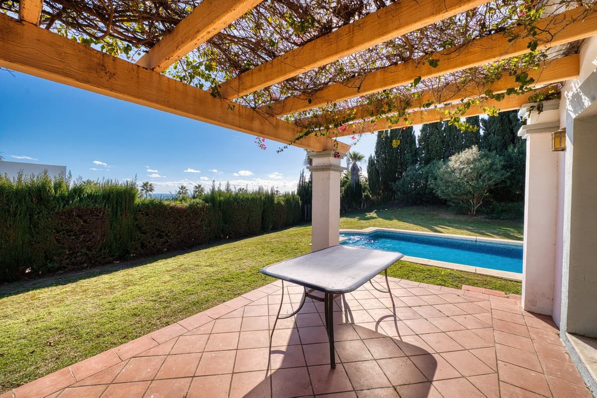Detached Villa in La Alcaidesa — photo 4 of 10
