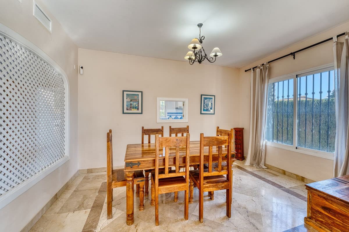 Detached Villa in La Alcaidesa — photo 10 of 10