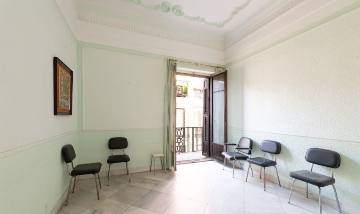 Middle Floor Apartment in Málaga Centro — photo 5 of 7