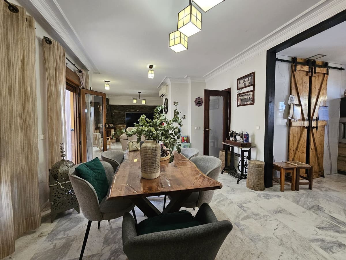 Detached Villa in Los Pacos — photo 1 of 10