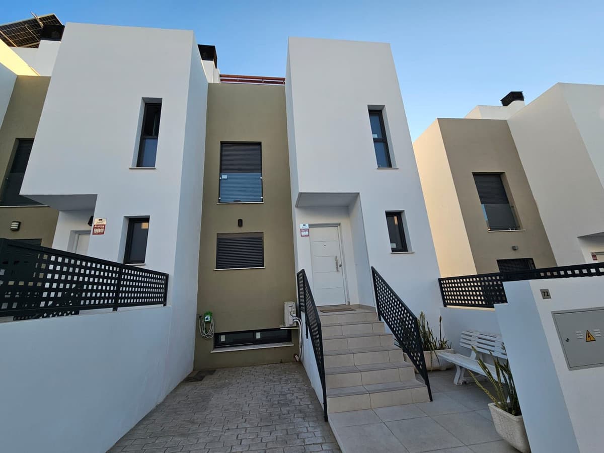 Detached Villa in Alhaurín de la Torre — photo 8 of 10