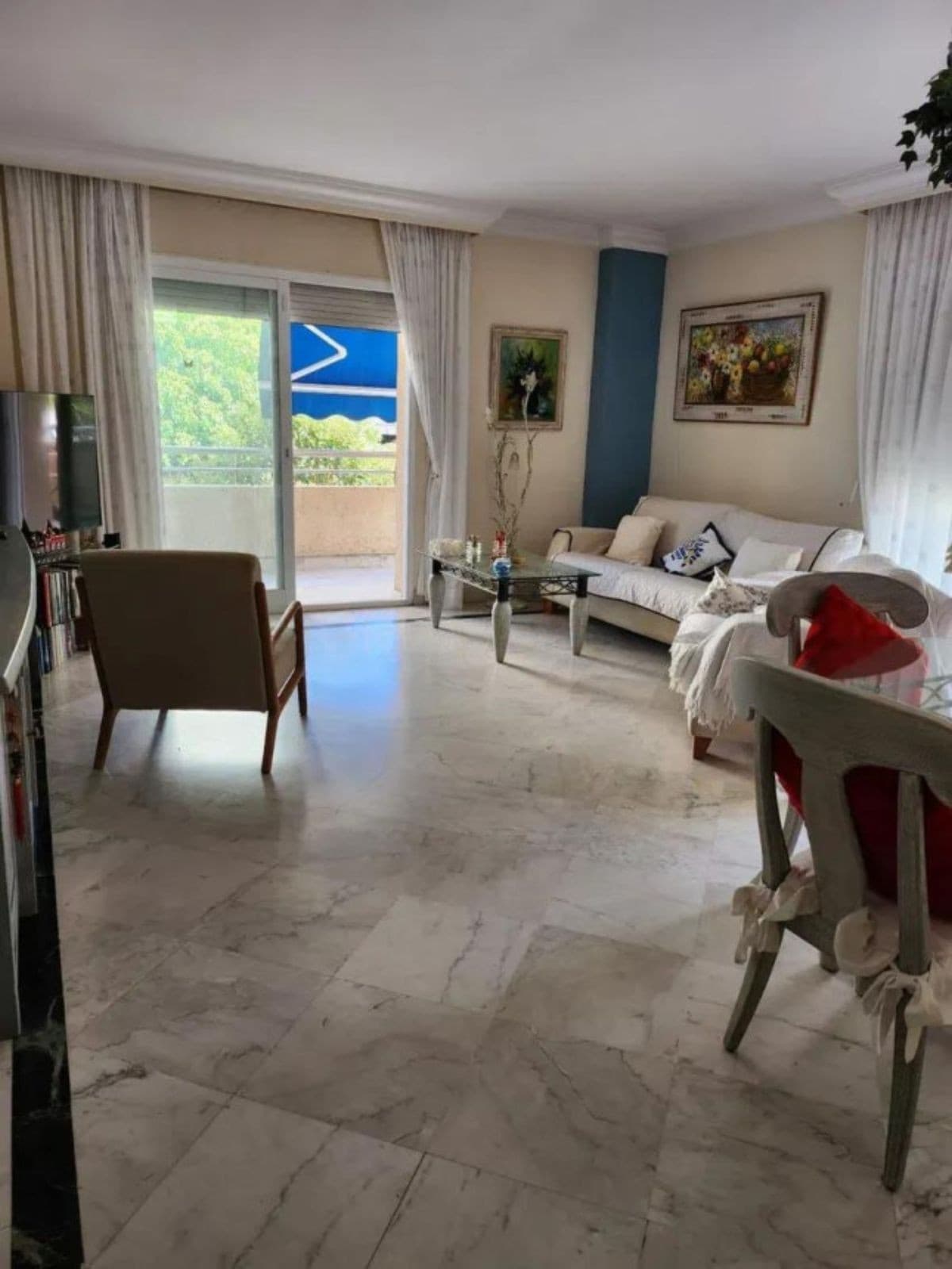 Middle Floor Apartment in Puerto Banús — photo 4 of 10