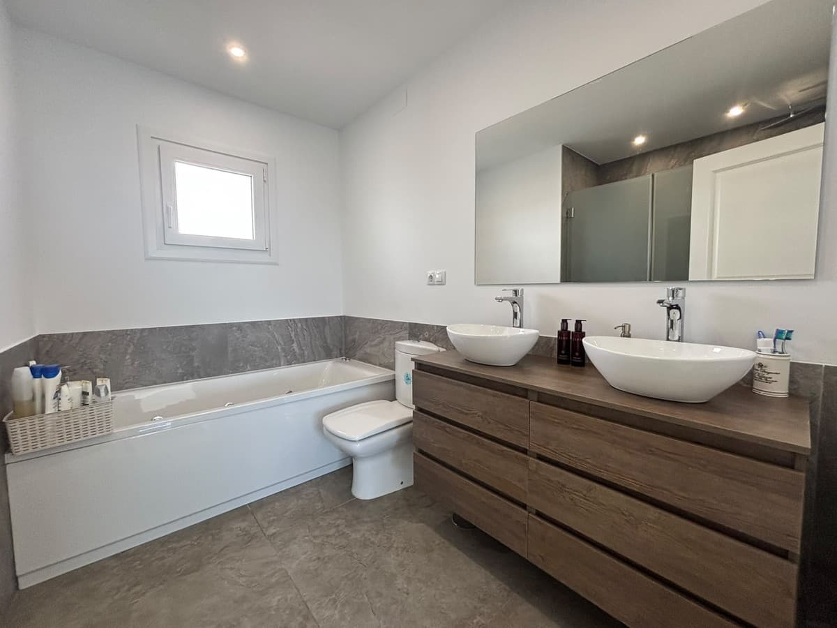 Townhouse in Santa Clara — photo 5 of 10