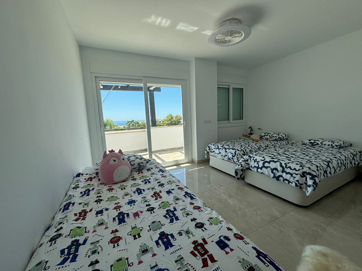 Townhouse in Santa Clara — photo 9 of 10