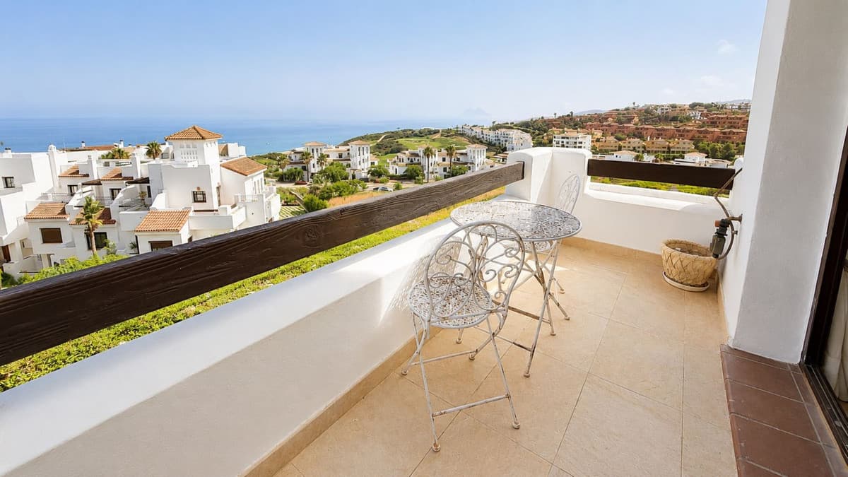 Semi-Detached House in La Alcaidesa — photo 4 of 10
