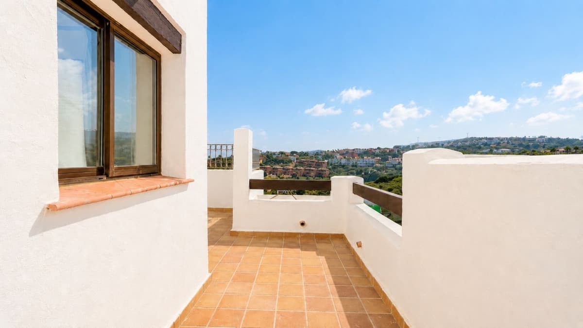 Semi-Detached House in La Alcaidesa — photo 6 of 10