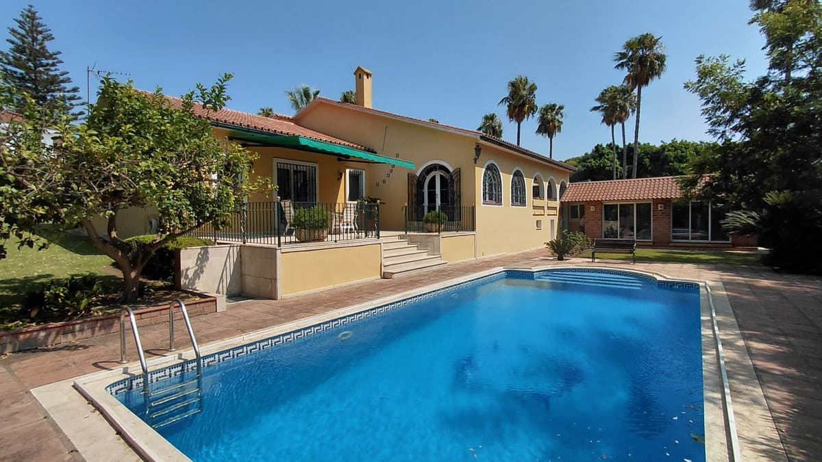 Detached Villa in Sotogrande Costa — photo 2 of 10