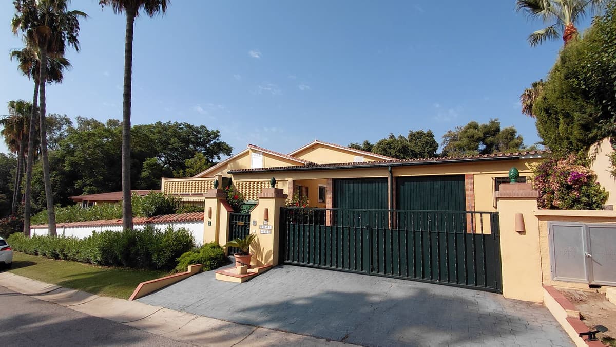 Detached Villa in Sotogrande Costa — photo 5 of 10