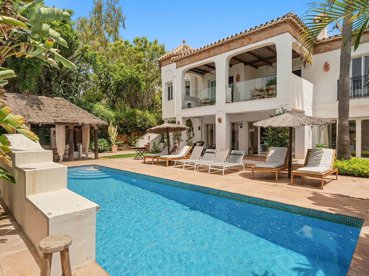 Detached Villa in El Rosario — photo 2 of 10