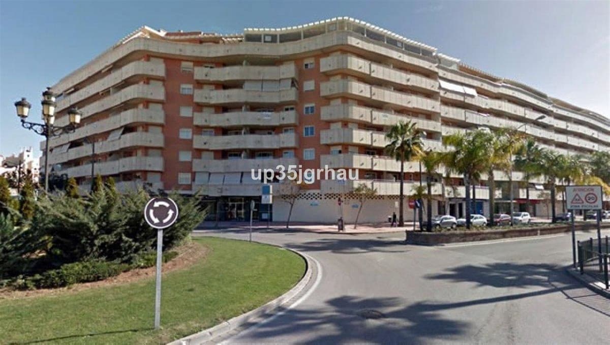 Middle Floor Apartment in Estepona — photo 1 of 10
