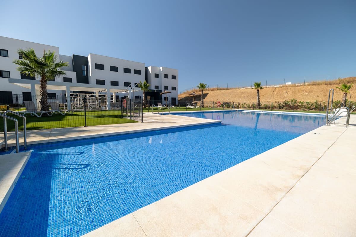 Ground Floor Apartment in Estepona — photo 1 of 10