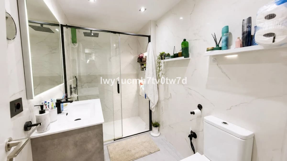 Middle Floor Apartment in Mijas — photo 5 of 10