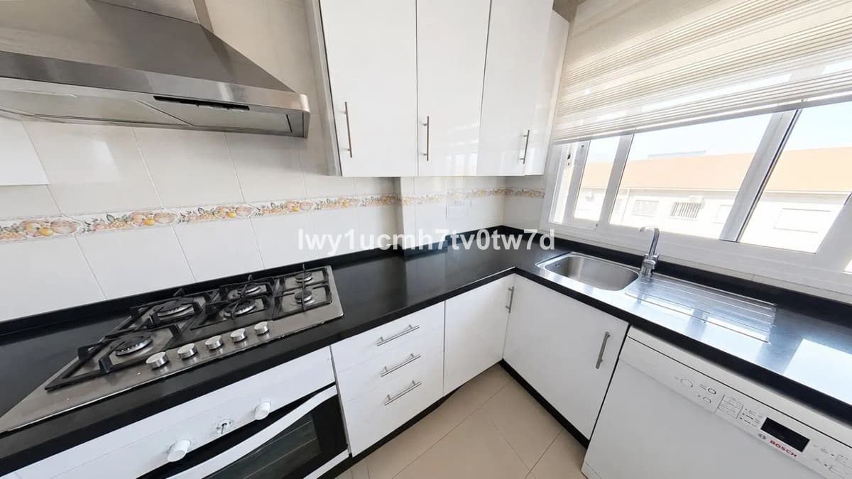 Middle Floor Apartment in Mijas — photo 8 of 10