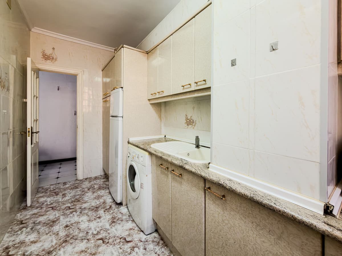 Middle Floor Apartment in Fuengirola — photo 5 of 10