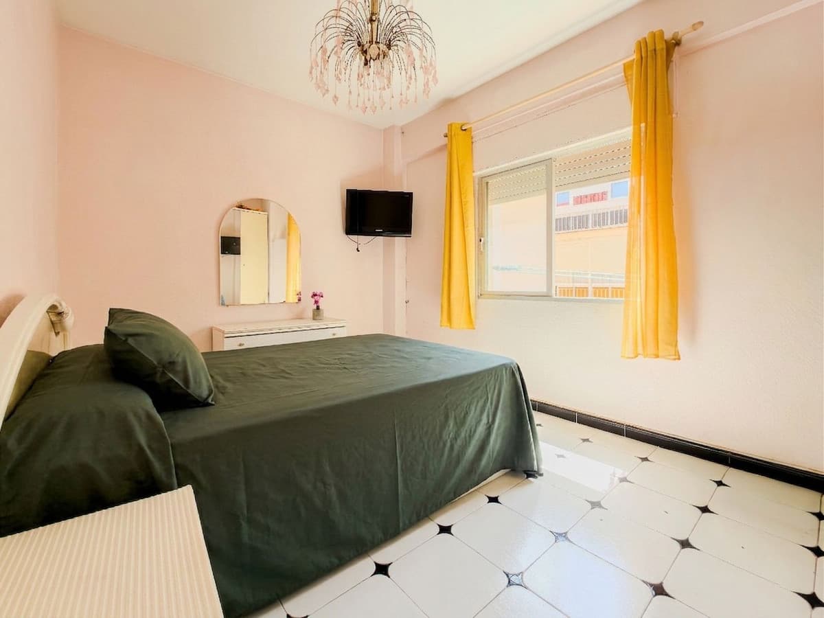 Middle Floor Apartment in Fuengirola — photo 6 of 10